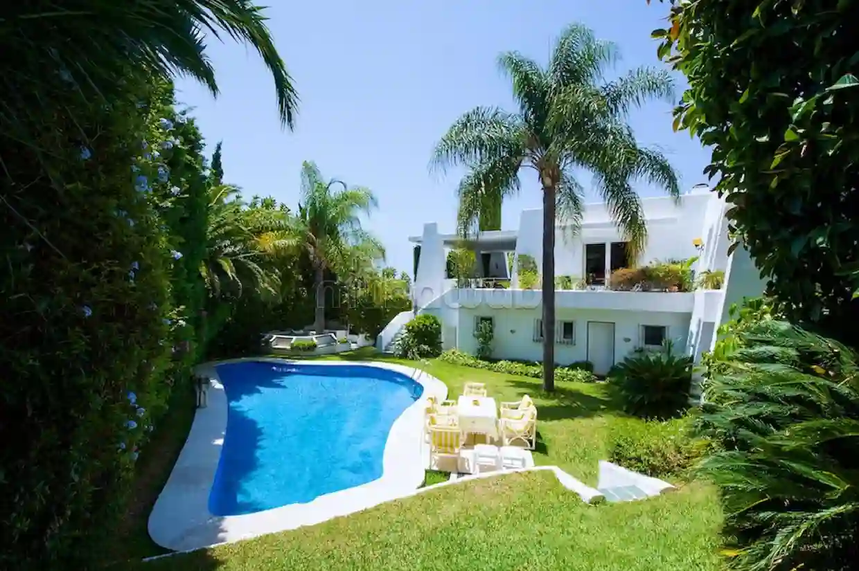 Villa a Louer à Gammarth Avec Piscine0