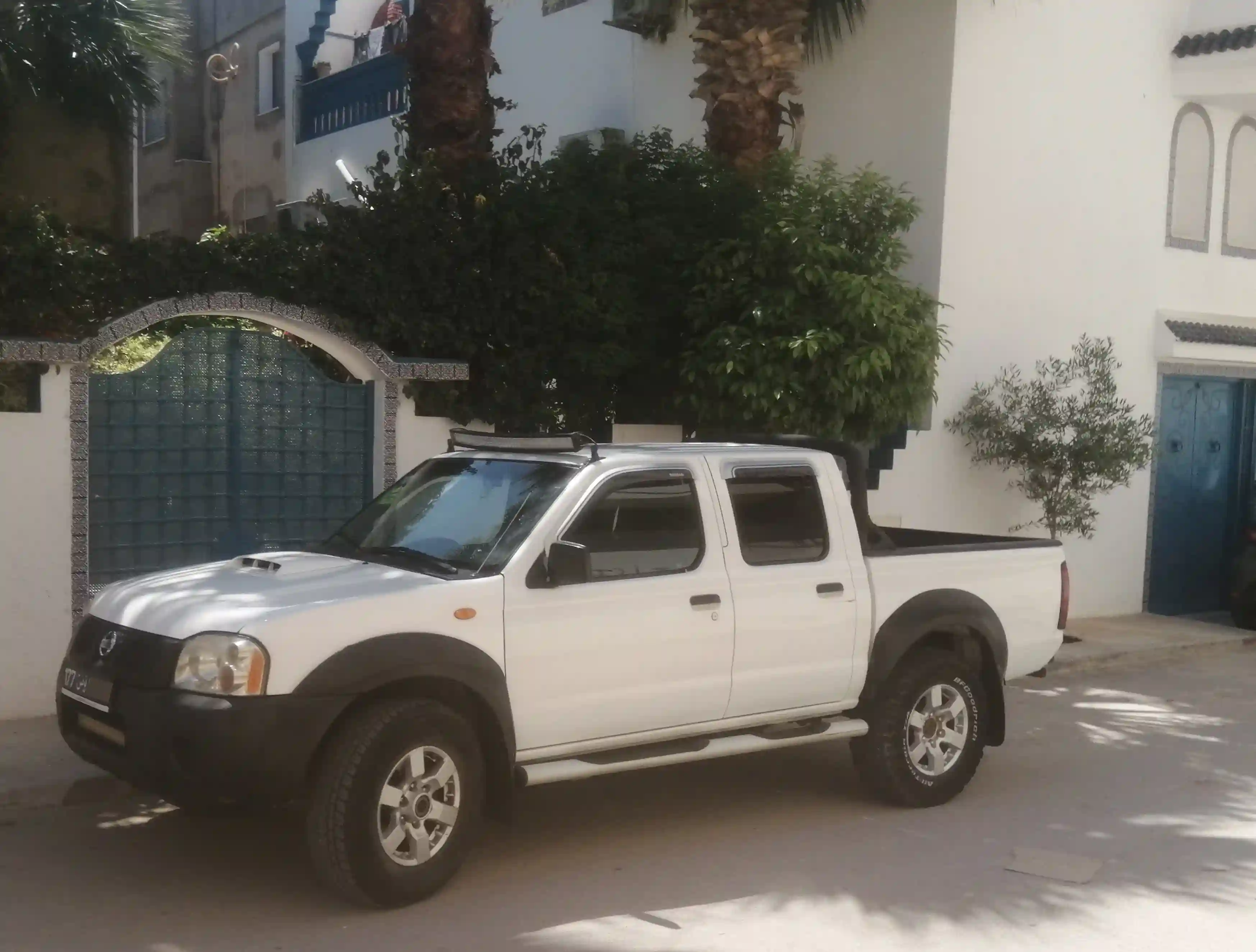 Nissan Hardbody d22 4x4 Pickup à Bizerte - Vue 1