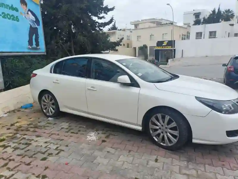 Renault Latitude Diesel 2012 - Vue 3