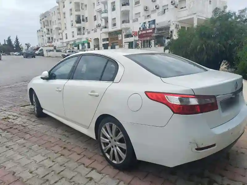 Renault Latitude Diesel 2012 - Vue 4