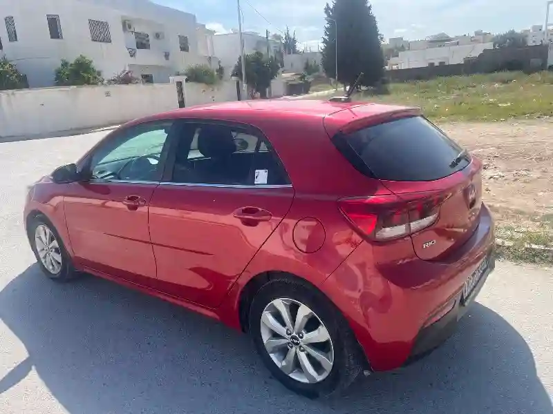 Kia RIO SX Essence 2022 - Vue 5
