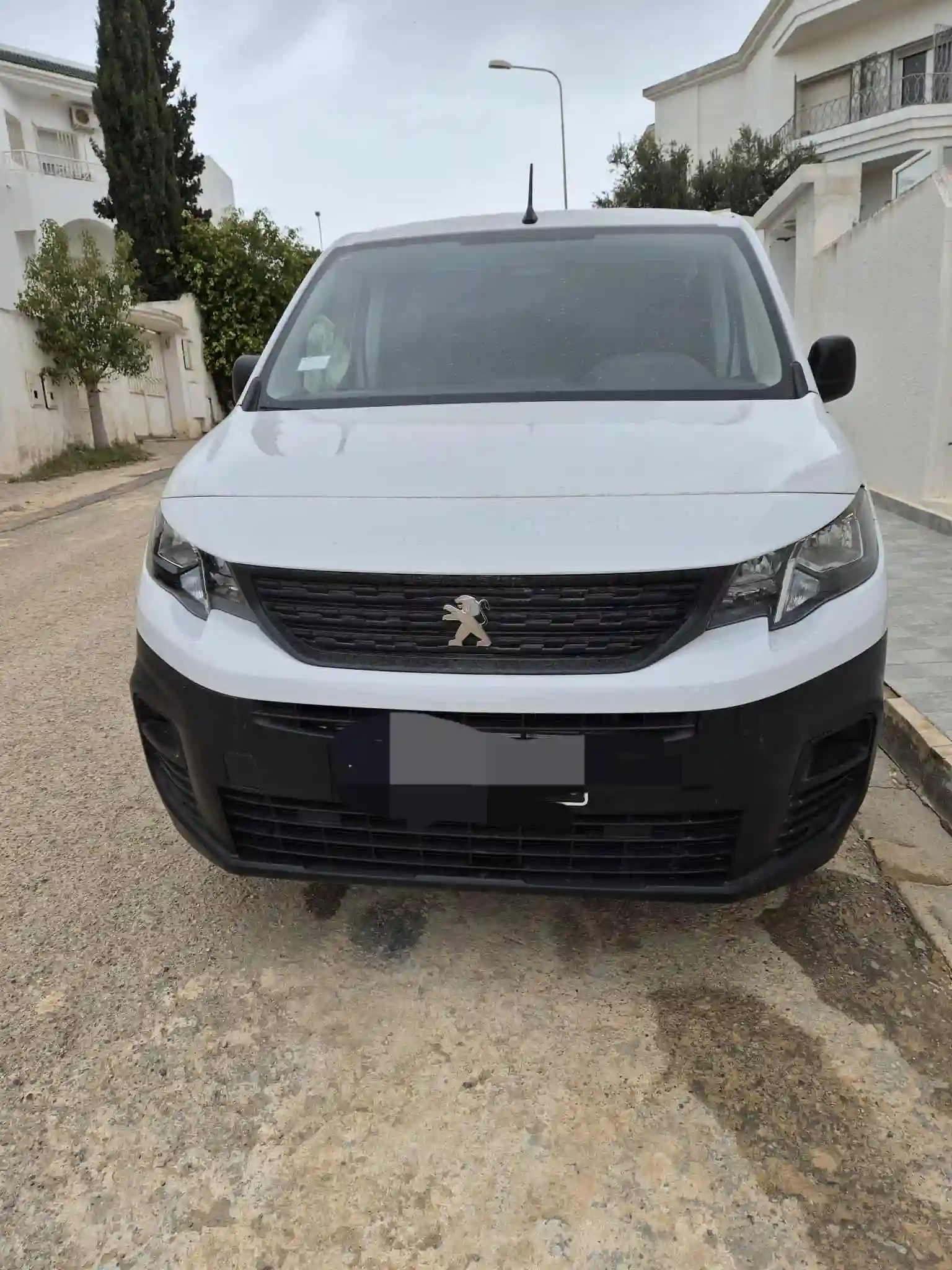 Voiture Neuve à Cite Ennasr 2 - Vue 4