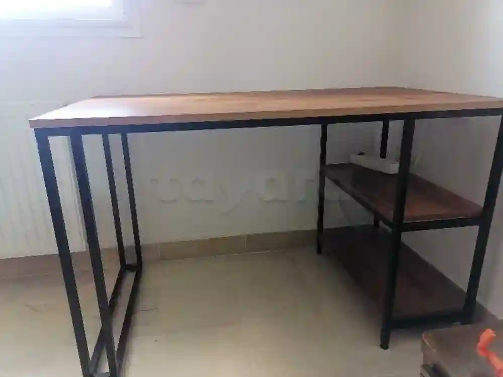 Bureau en bon État - Vue 1