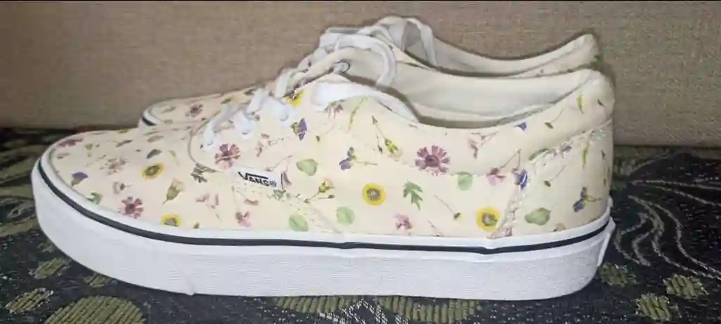 Vans - Vue 4
