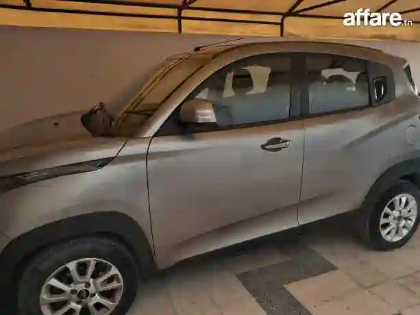 Mahindra kuv 8 à Vendre