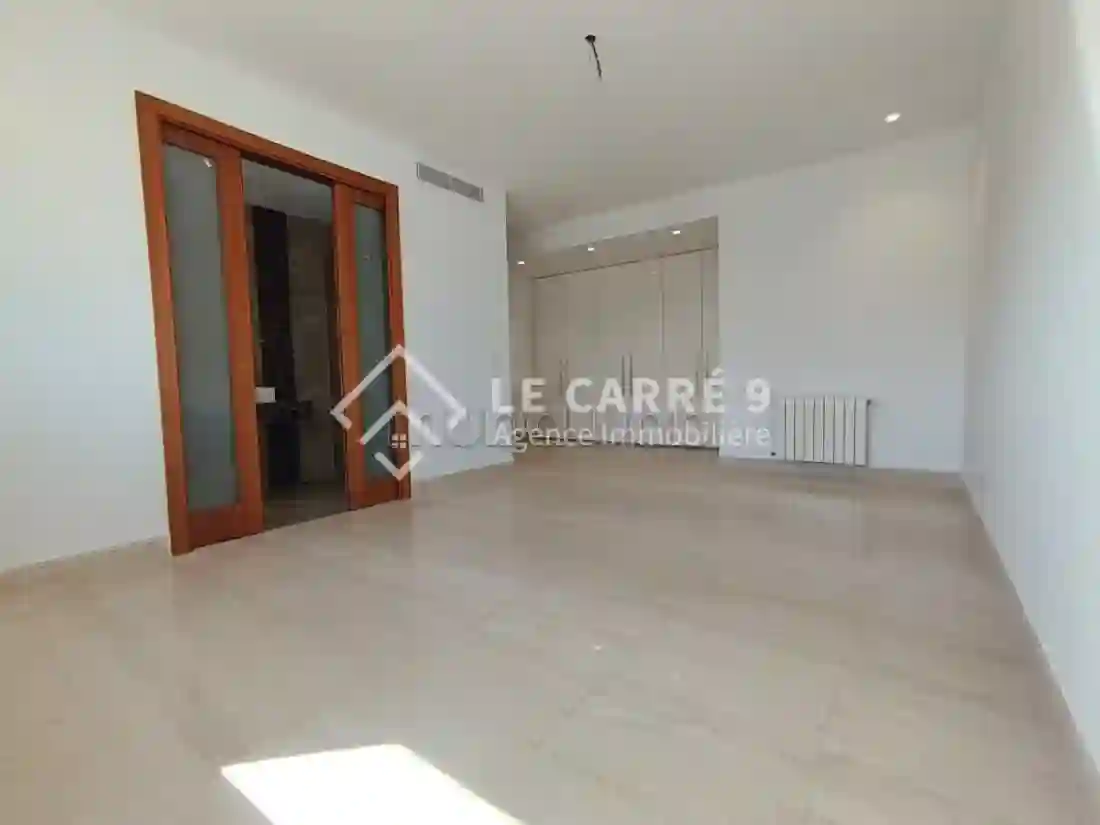 A Louer un Penthouse Avec Piscine au Lac 2