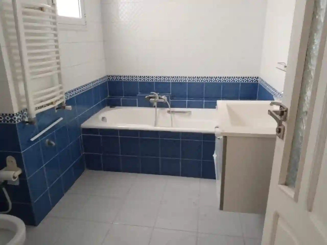 Ennasr2 vnt Villa 450m2 à Cite Ennasr 2 - Vue 3