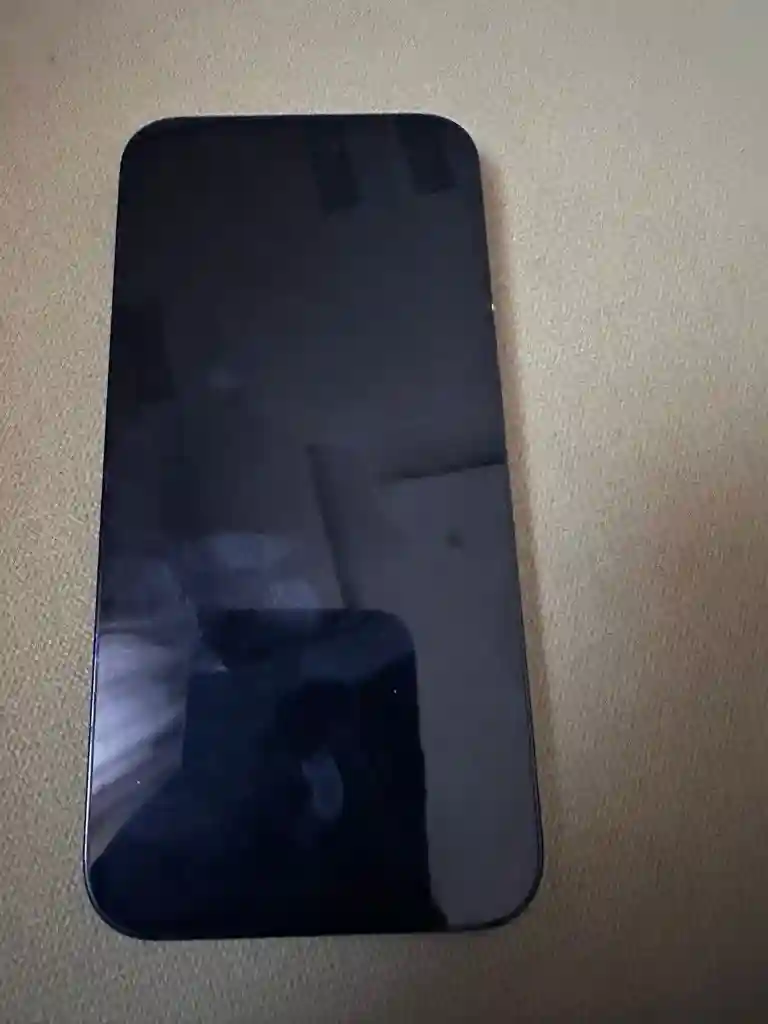I Phone 14 pro max 256 GB - Vue 4