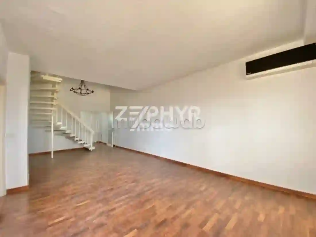 A Vendre Duplex à Renover à El Manar 1
