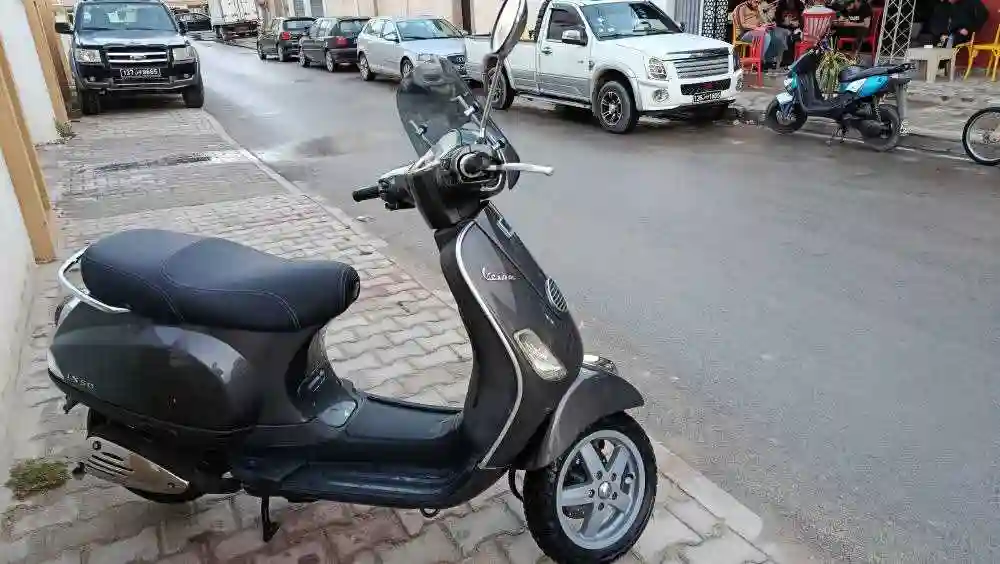 Vespa Piaggio LX 50 2t - Vue 4