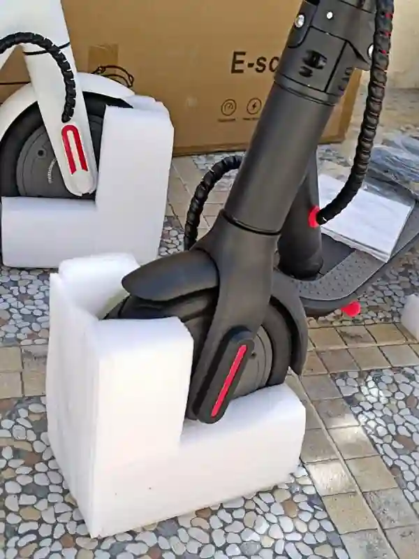 3 Trottinette Cachté Importé De Suisse - Vue 3