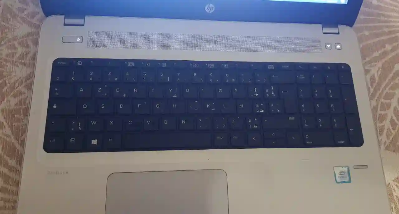 Pc Portable hp i7 à Ben Arous - Vue 2