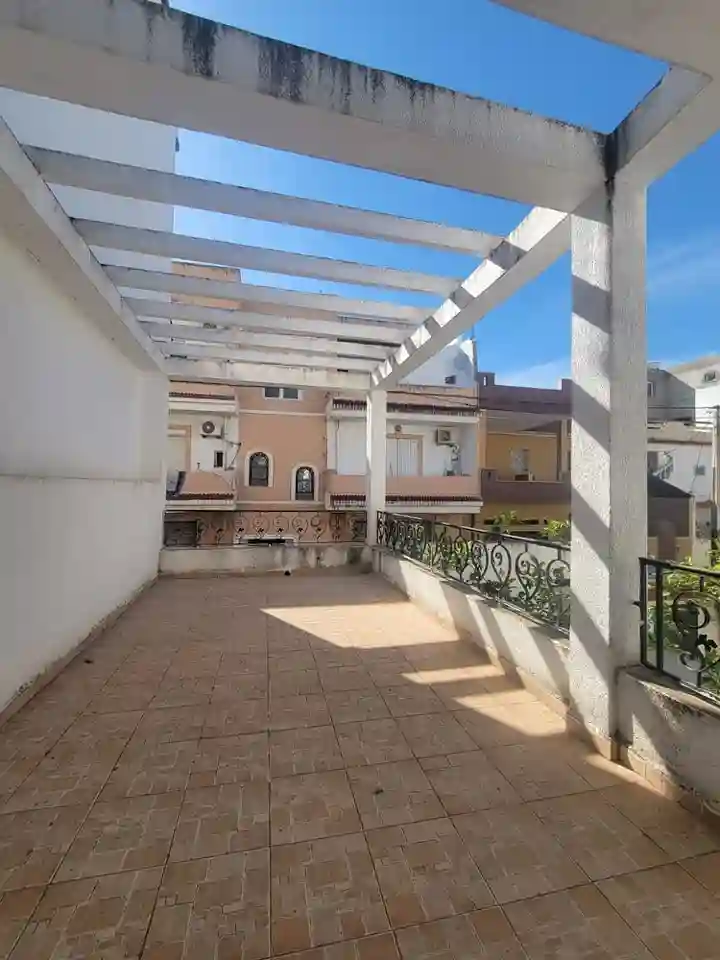 Belle Villa Duplex à Bizerte - Vue 3