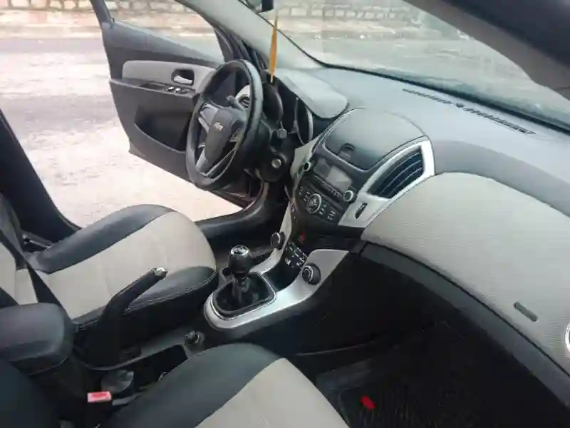 Chevrolet Cruze Essence 2014 - Vue 4