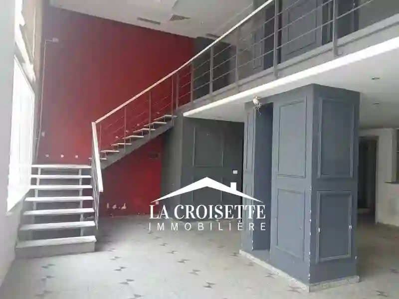 Local Commercial aux Berges du lac 1 Mcl0408