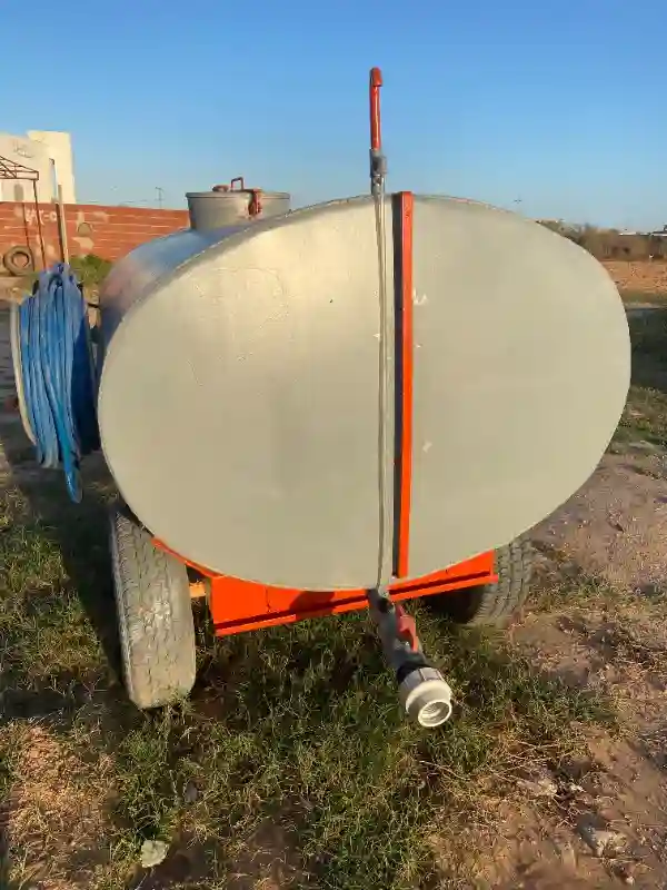 Pompe De Traitement Agricole Pulvérisateur Avec Citerne 2000l - Vue 7
