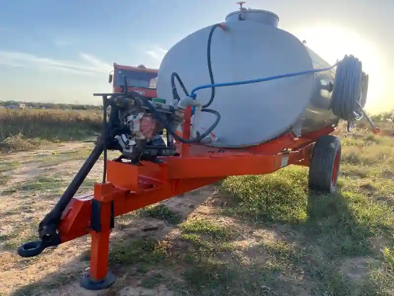 Pompe De Traitement Agricole Pulvérisateur Avec Citerne 2000l - Vue 8