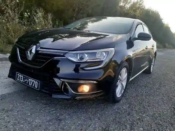Renault Megane Sedan Full Option Première Main - Vue 2