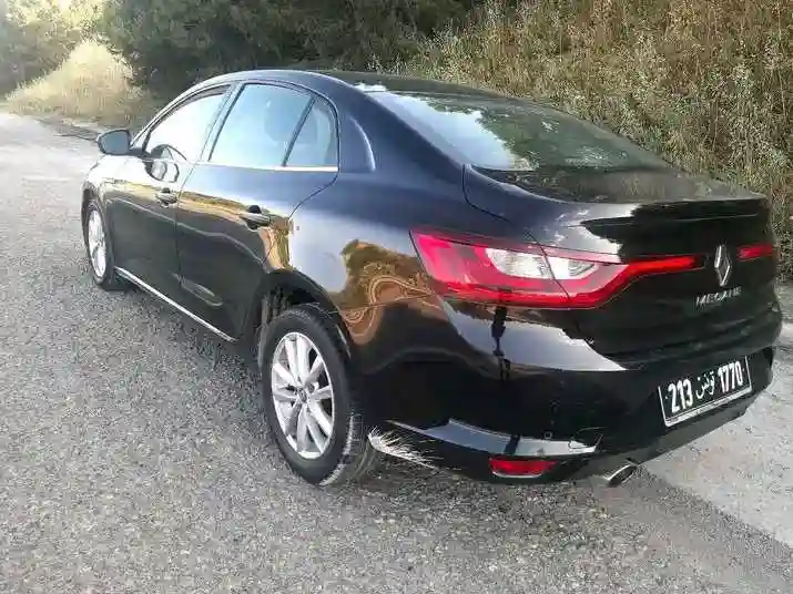Renault Megane Sedan Full Option Première Main - Vue 4