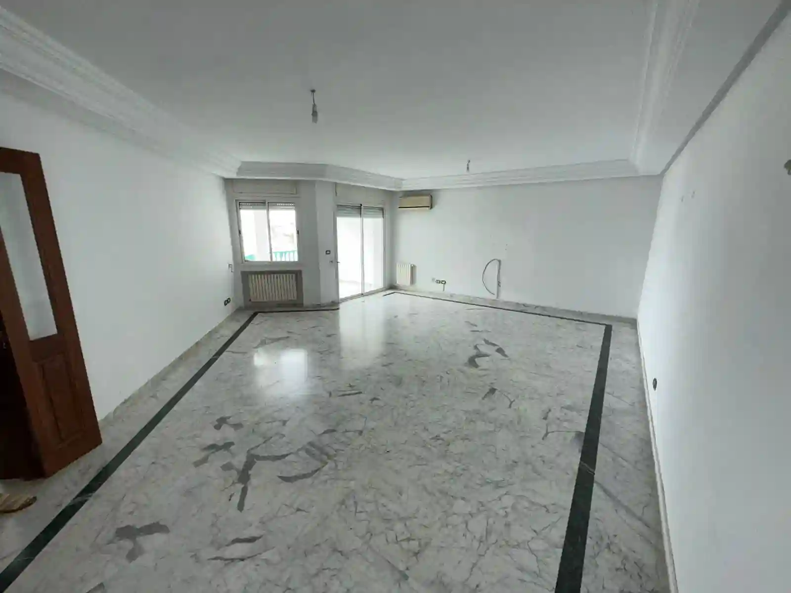S3 rdc Avec Jardin 490 md Ennasr 1 à Cite Ennasr 1 - Vue 4