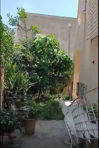 Villa 5 Studios Opportunité d Investissement à Cite Ennkhilet - Vue 1