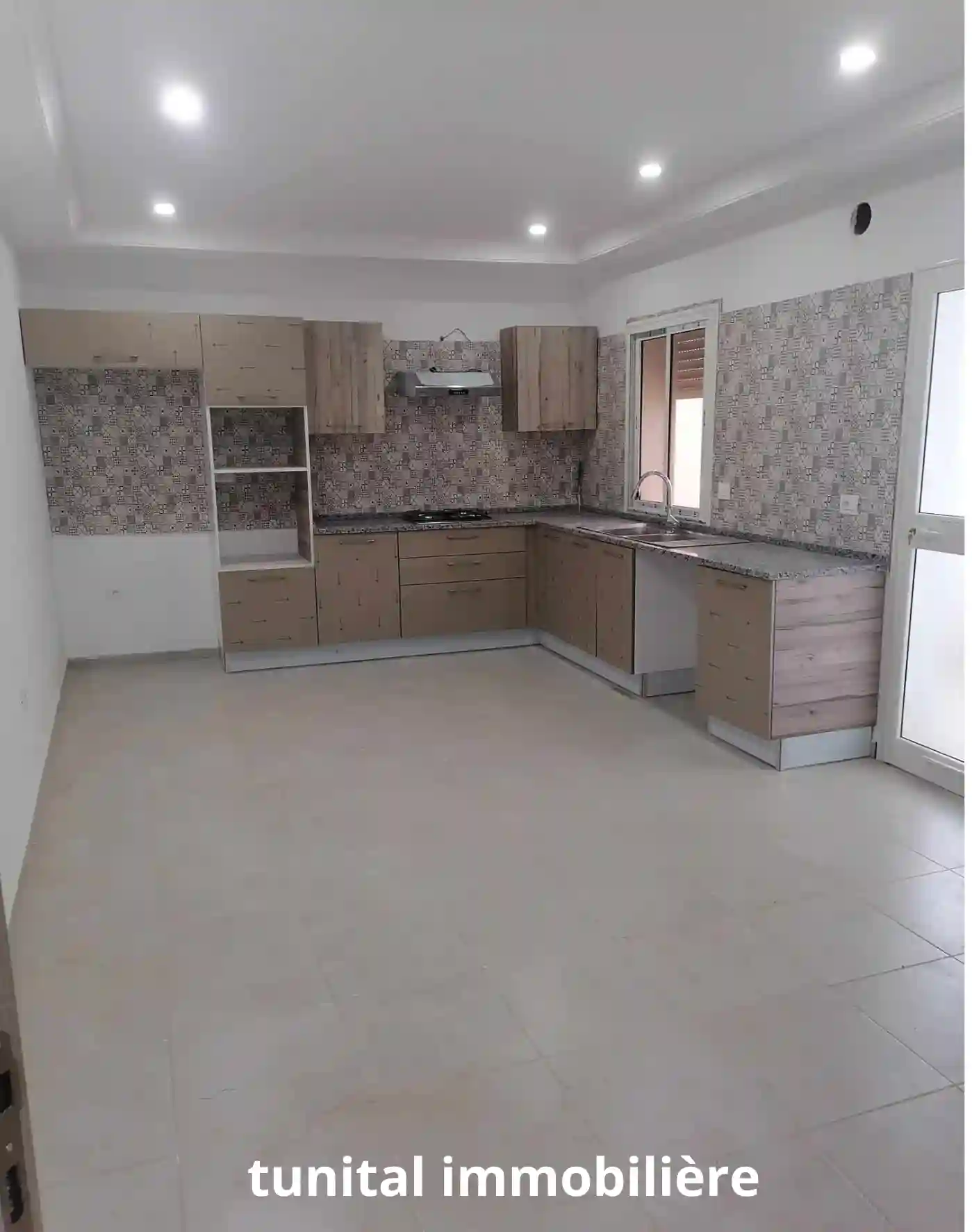 Petit Projet Immobilier à Gammarth Village à Gammart - Vue 3