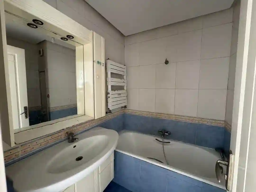 S2 290 md Ennasr 2 à Cite Ennasr 2 - Vue 4