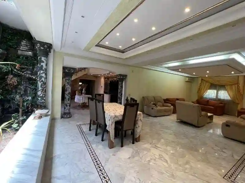 V482 Villa Royale Villa Mahrsi à Cite El Mahrsi 1 - Vue 1