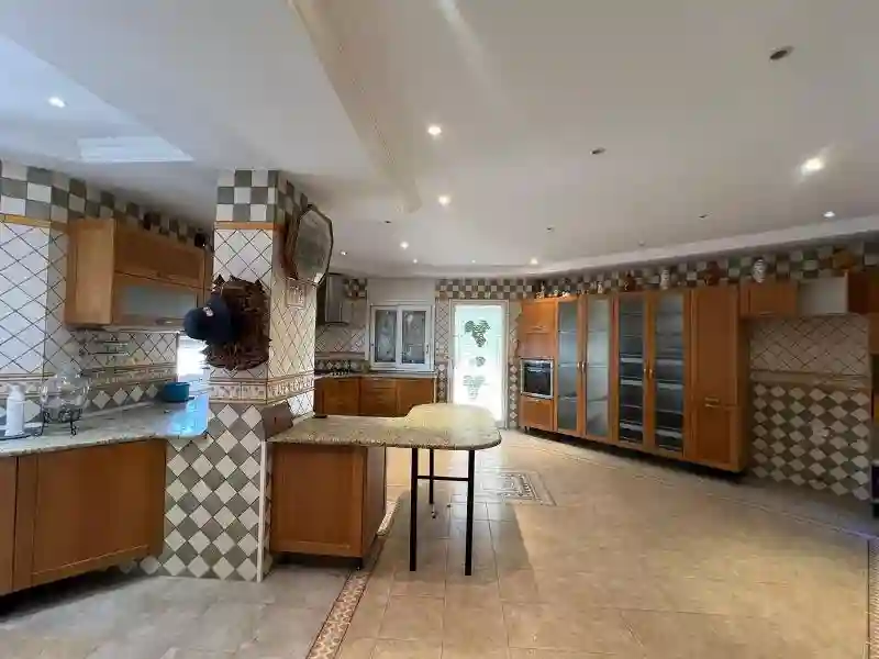 V482 Villa Royale Villa Mahrsi à Cite El Mahrsi 1 - Vue 4