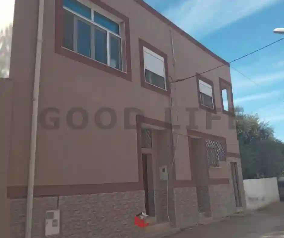 Petit Immeuble Avec 4 Apparts à la Soukra à La Soukra - Vue 3