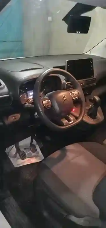 Citroen Berlingo Diesel 2021 - Vue 5