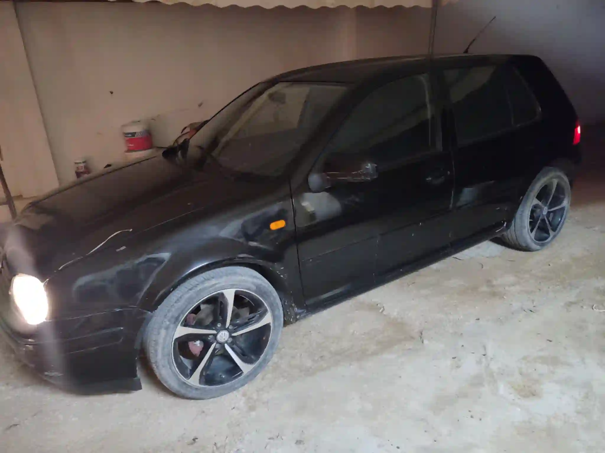 Golf 4 Essence 5cv à Sakiet Eddaier