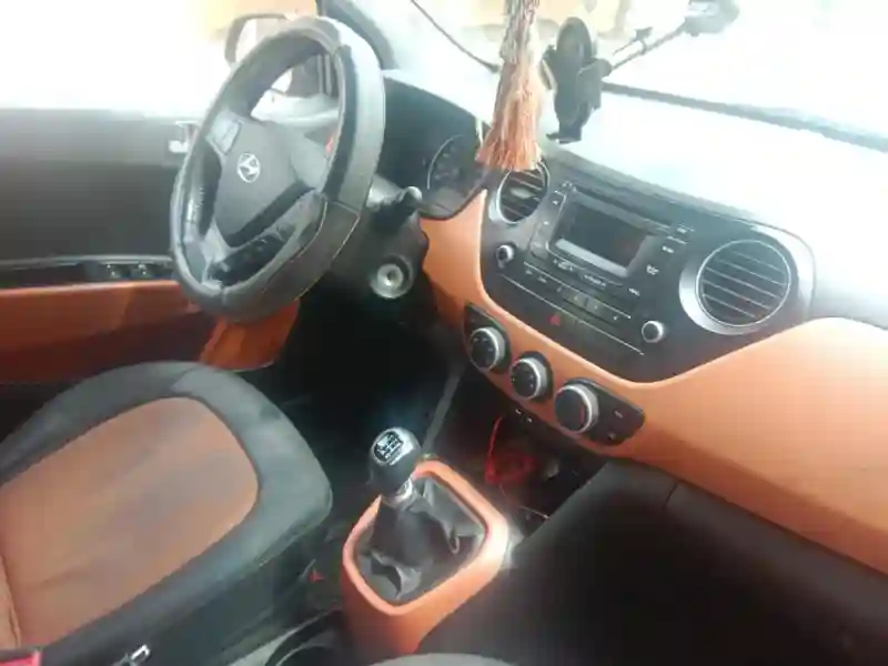 Hyundai I10 Essence 2014 - Vue 7
