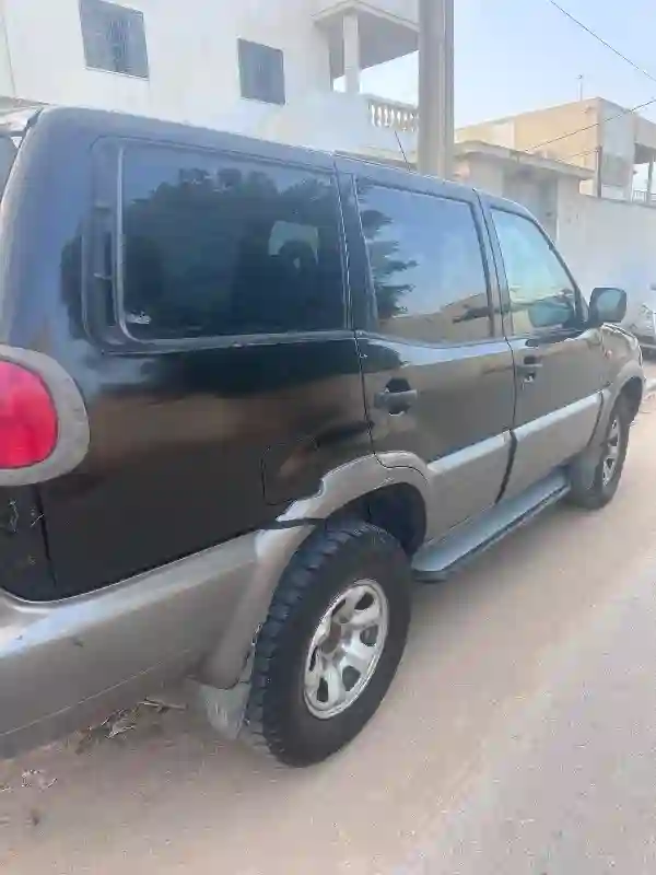 Nissan Autres Diesel 2004