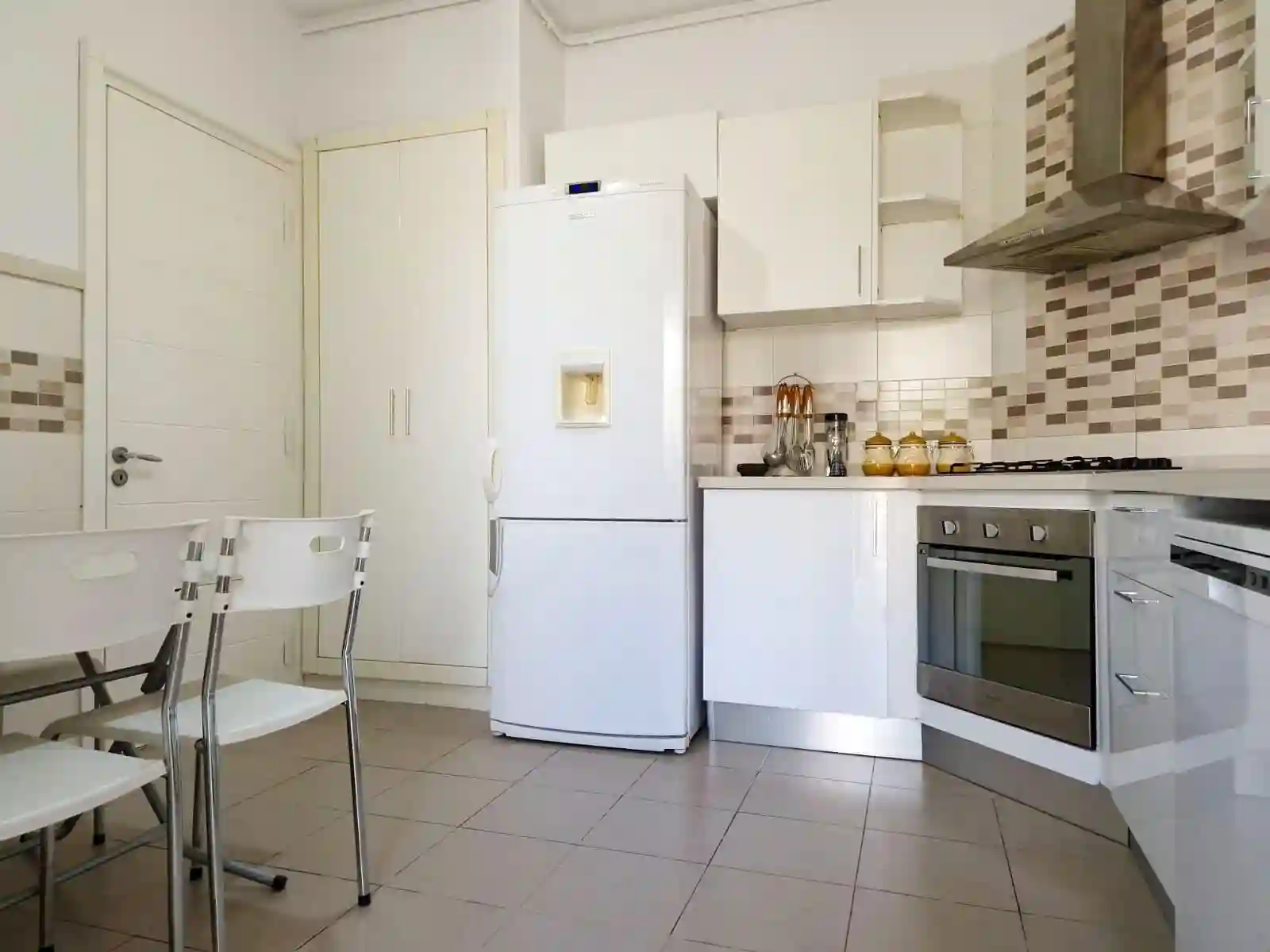 Ravissant Appartement s2 Meublé hs à Ennasr2 à Cite Ennasr - Vue 3