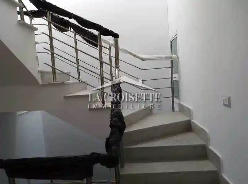 Villa s+4 à la Soukra Mvl0240 - Vue 1