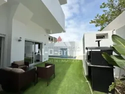 Une Villa S4 Avec Piscine