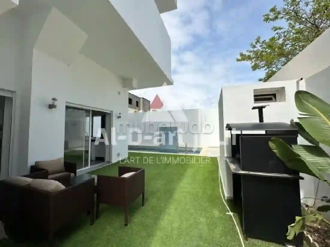 Une Villa S4 Avec Piscine