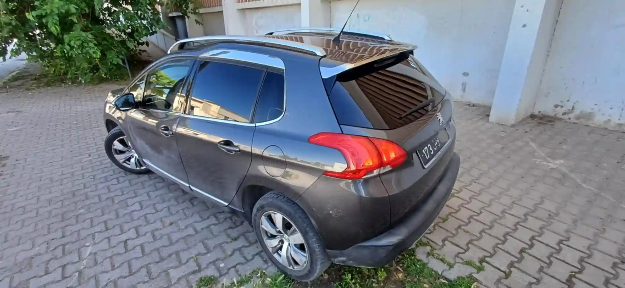 Peugeot 2008 Allure à Cite Jardins - Vue 4