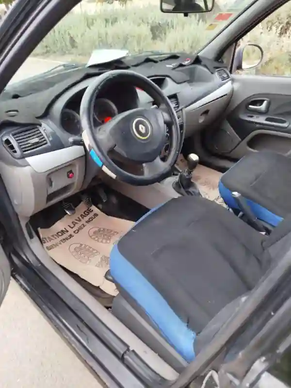 Renault Autres Essence 2011 - Vue 1