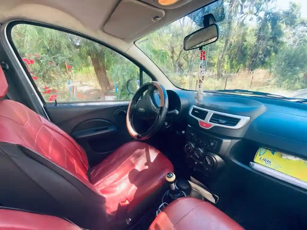 Chery QQ - Vue 4
