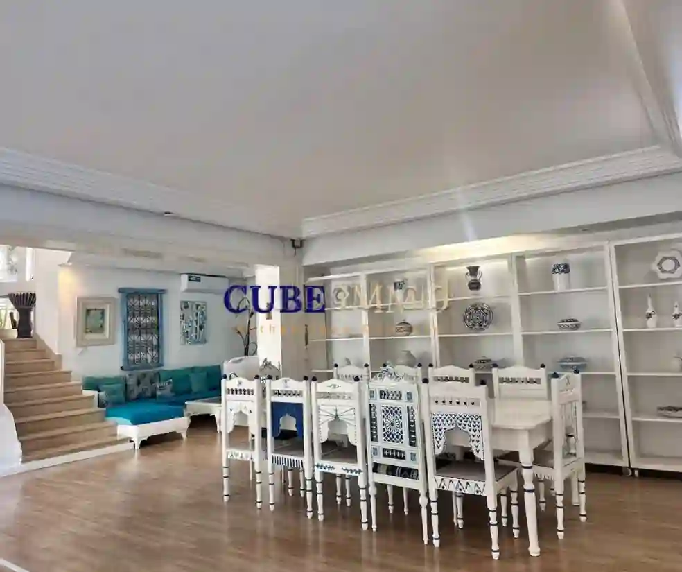 Location Estivale Villa Spacieuse Avec Piscine