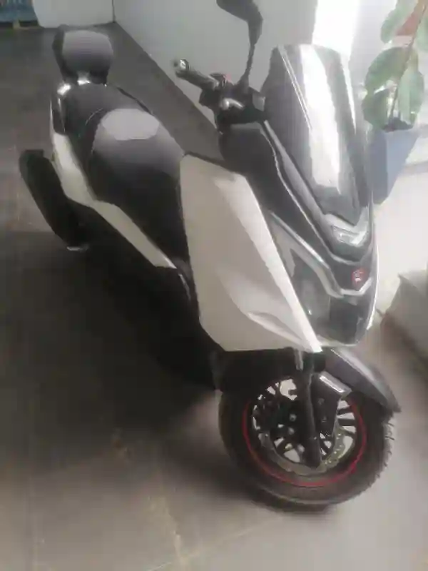 Mitt 125 gts Avec Carte Grise - Vue 7