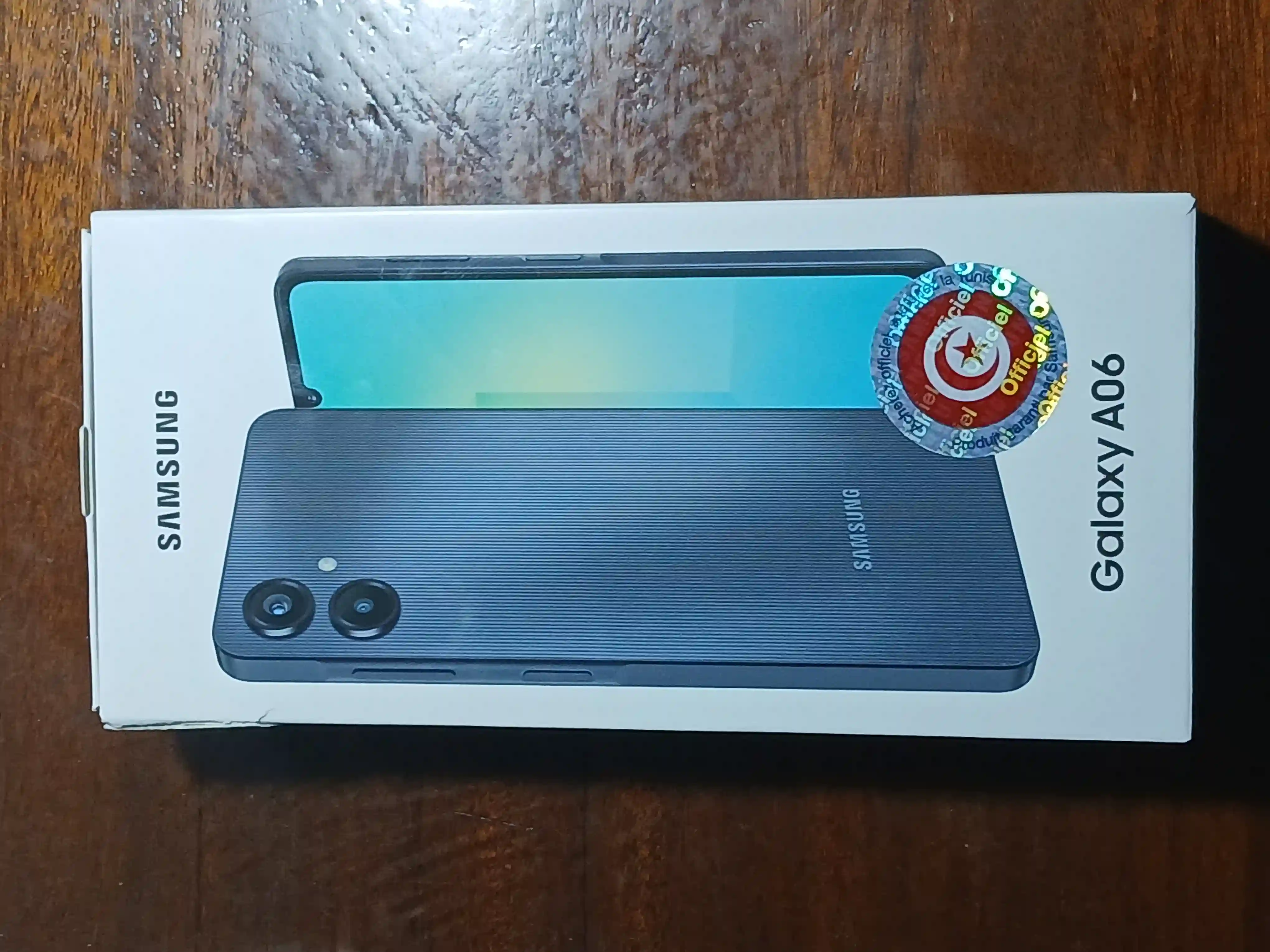 Samsung a10 et Écouteur à Ariana Ville - Vue 1