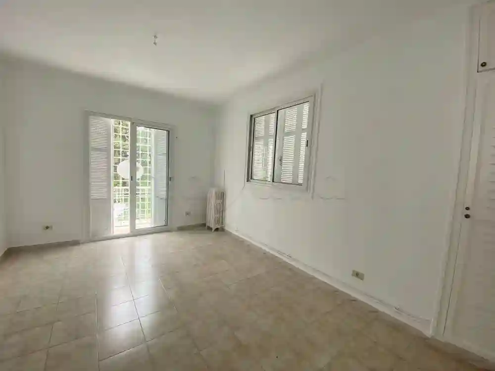 Une Villa Indépendante S+5 à Carthage Dermech - Vue 2