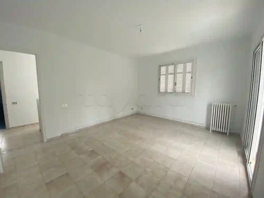 Une Villa Indépendante S+5 à Carthage Dermech - Vue 4