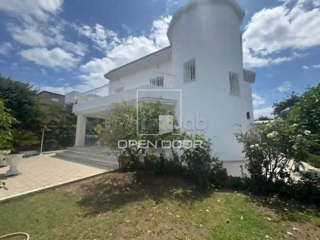 Villa s3 Avec Jardin à la Marsa
