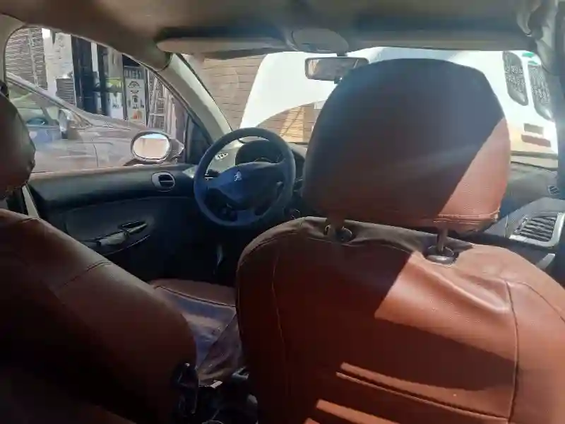 206+ Mazout ex Taxi en Bonne État - Vue 5