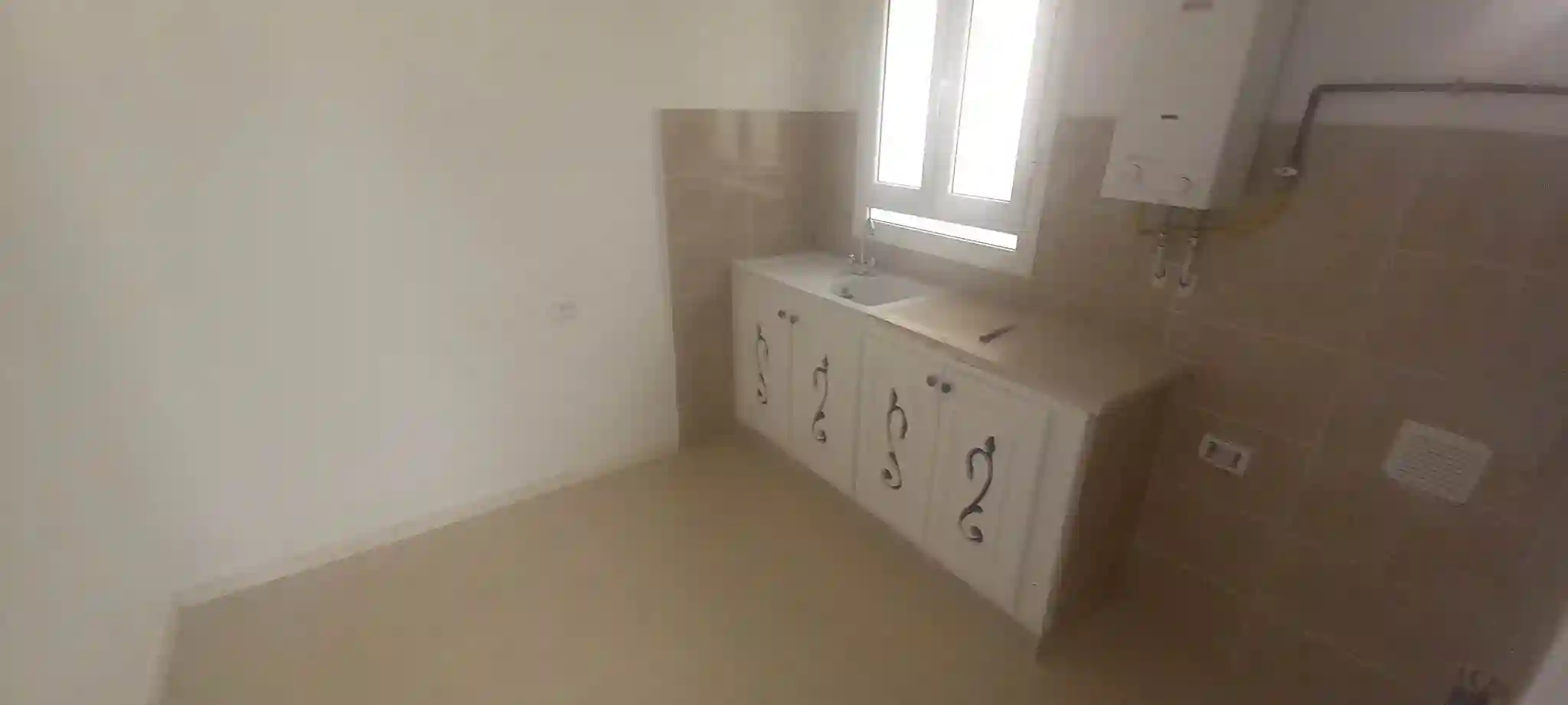 Terrain de 200 m2 Cité Ennasim Hedia Nouira à Cite Ennacim - Vue 1