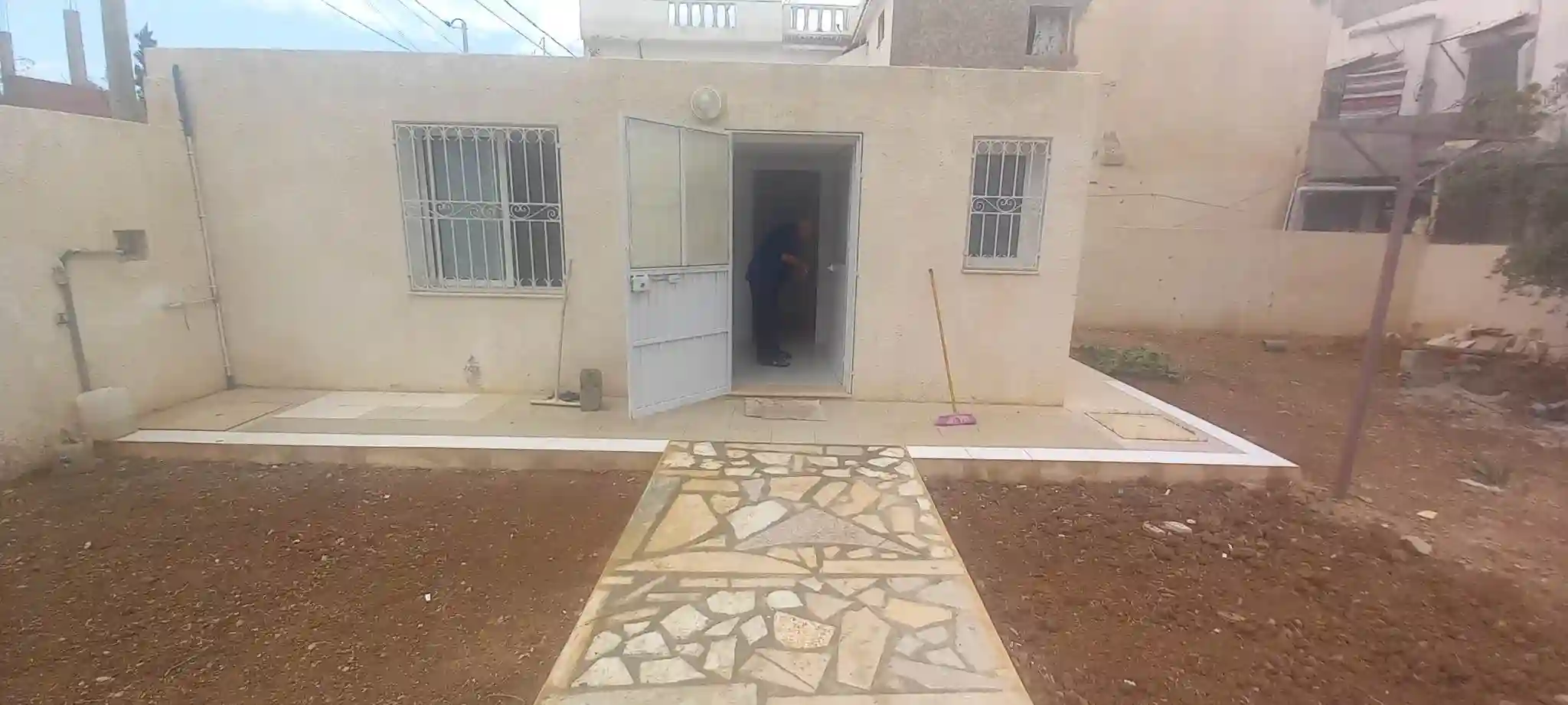 Terrain de 200 m2 Cité Ennasim Hedia Nouira à Cite Ennacim - Vue 3